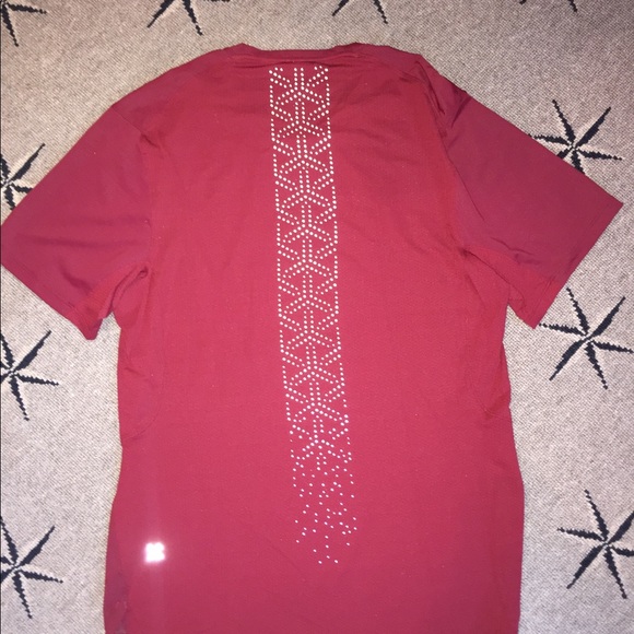 Lululemon Light Weight Tee - Picture 1 of 4